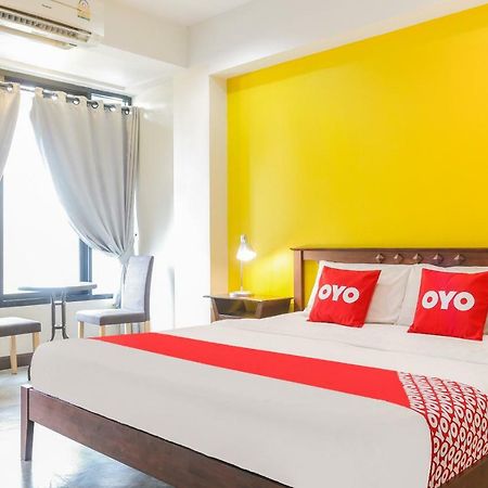 Oyo 233 Sunshine House Hotel Chiang Mai Exterior photo