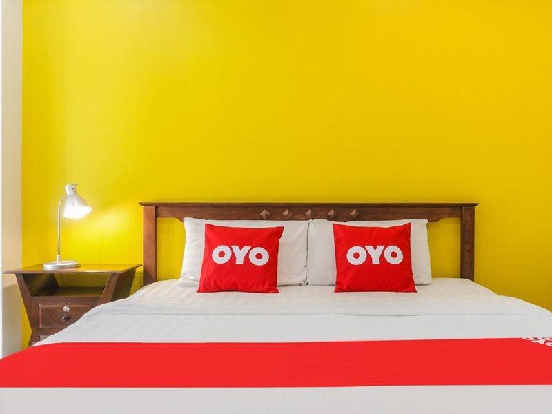 Oyo 233 Sunshine House Hotel Chiang Mai Exterior photo